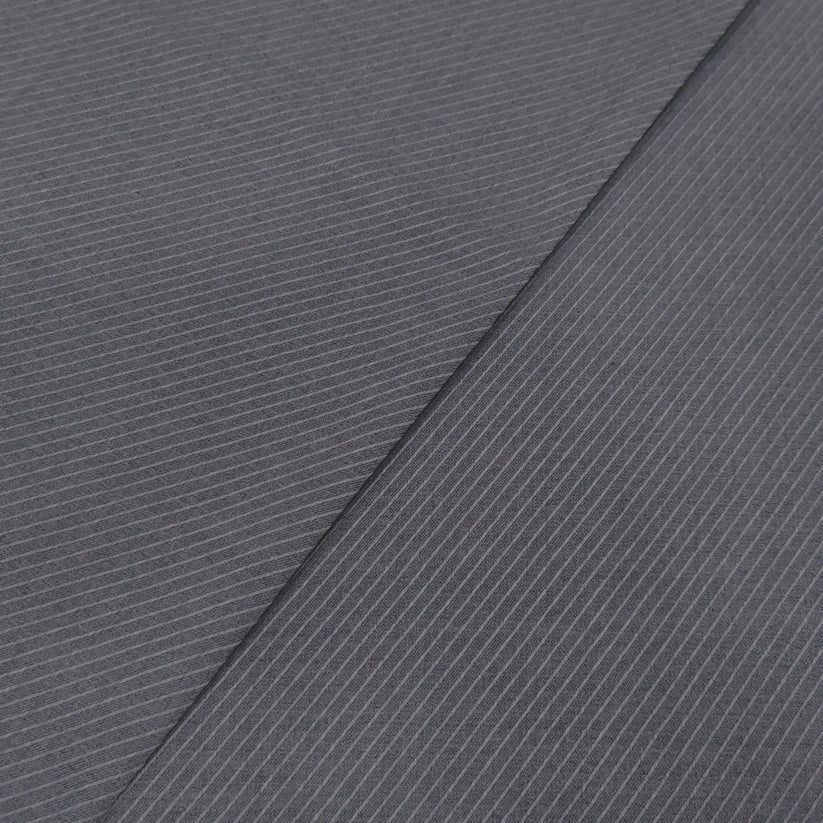 (V)61% Polyester, 26% Viscose, 9% Wool, 4% Lycra